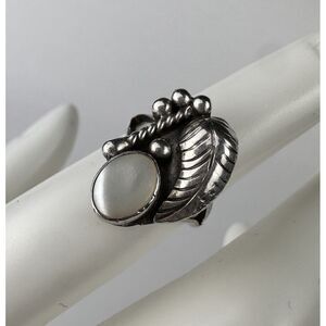 VTG Old Pawn Navajo‎ Ring Size 4.5 MOP Shell Cab Feather Sterling Silver 3.4g